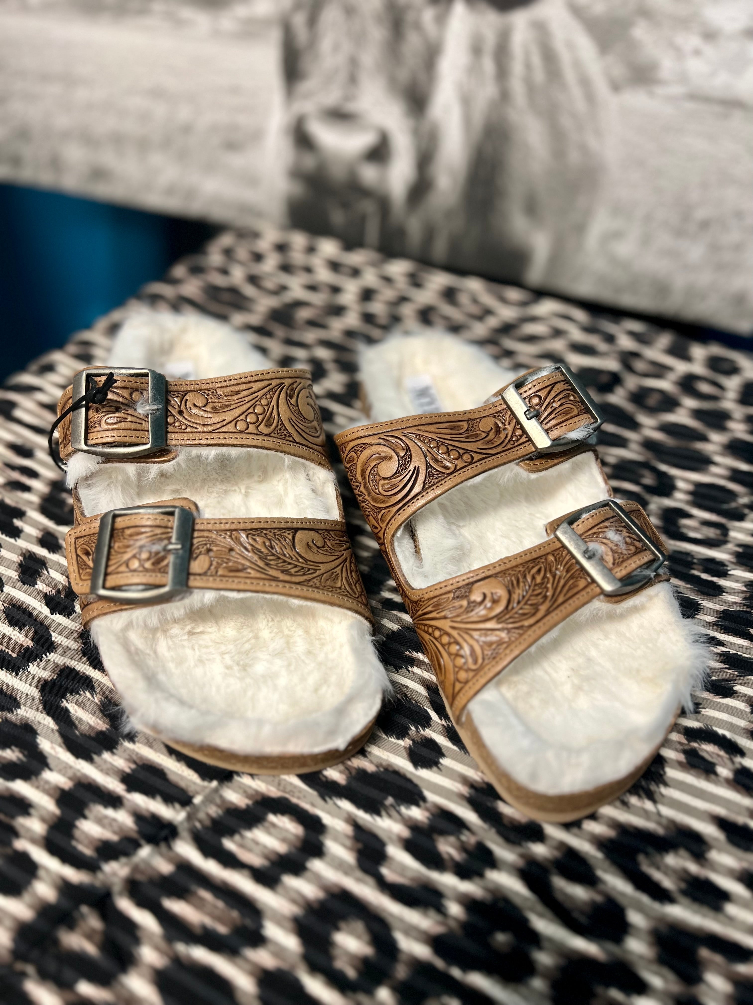 Myra Fuzzy Sandal*
