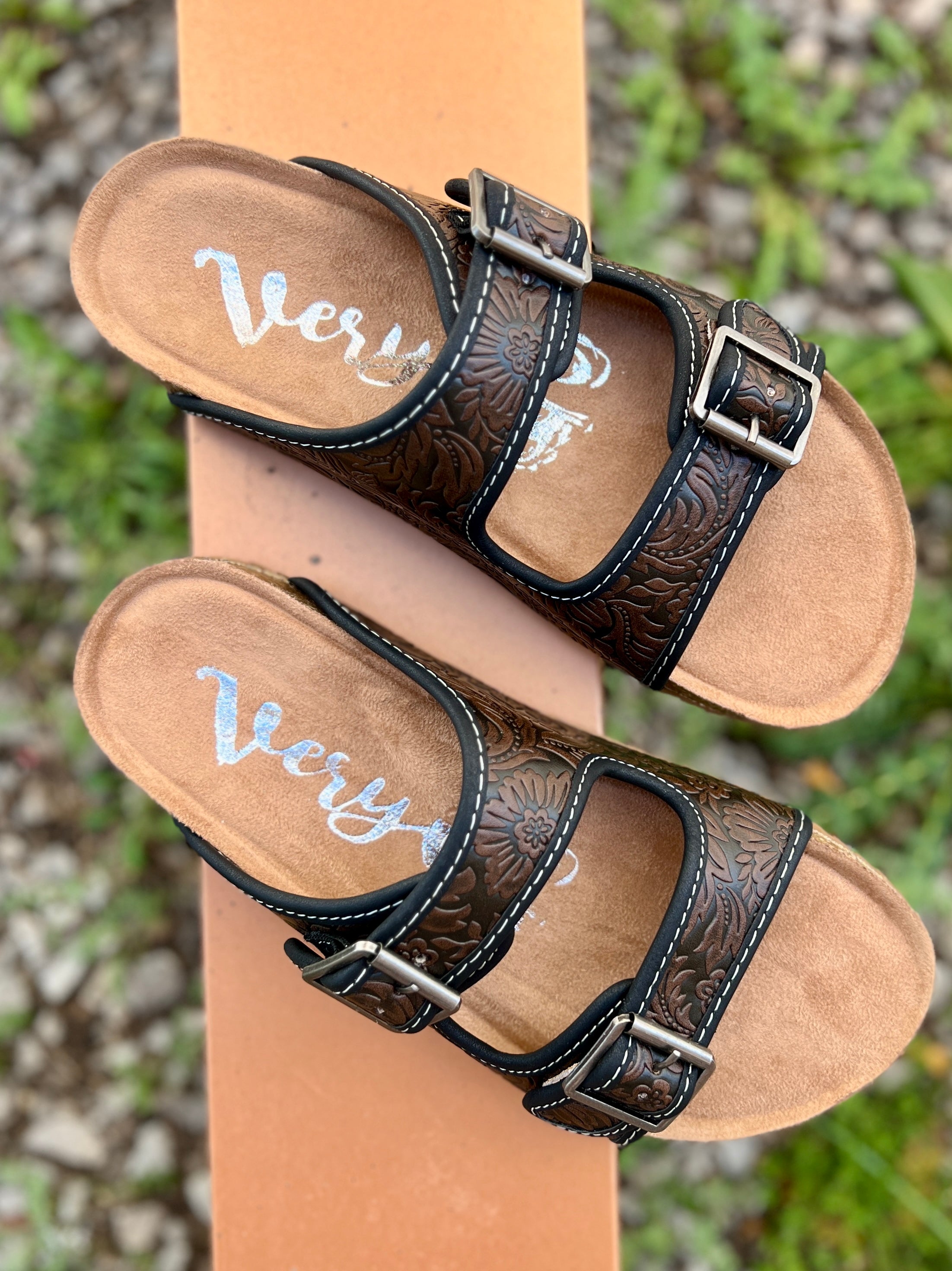 Berry Comfort Dark Chocolate Sandals